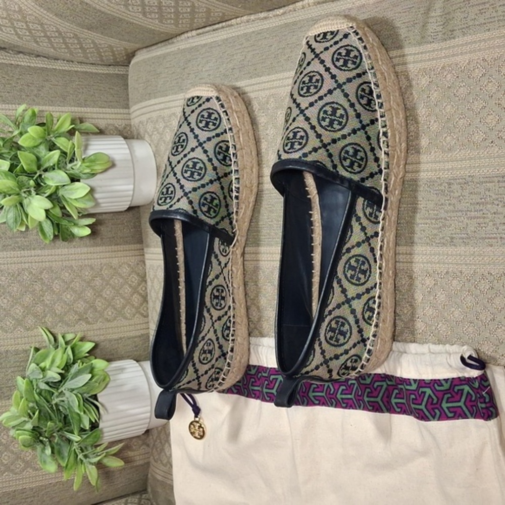Tory Burch Beige and Black Logo Espadrilles - Picture 15 of 16